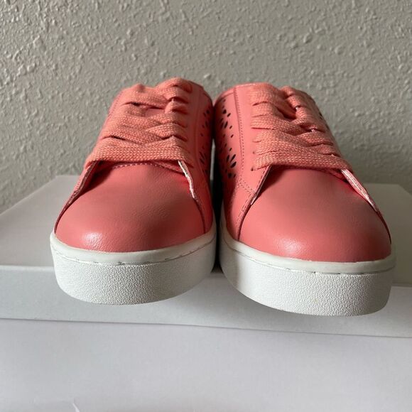 NIB Isaac Mizrahi Live Pink Perforated Tamara Sneakers Sizes 6, 8.5, and 9M - Picture 4 of 11